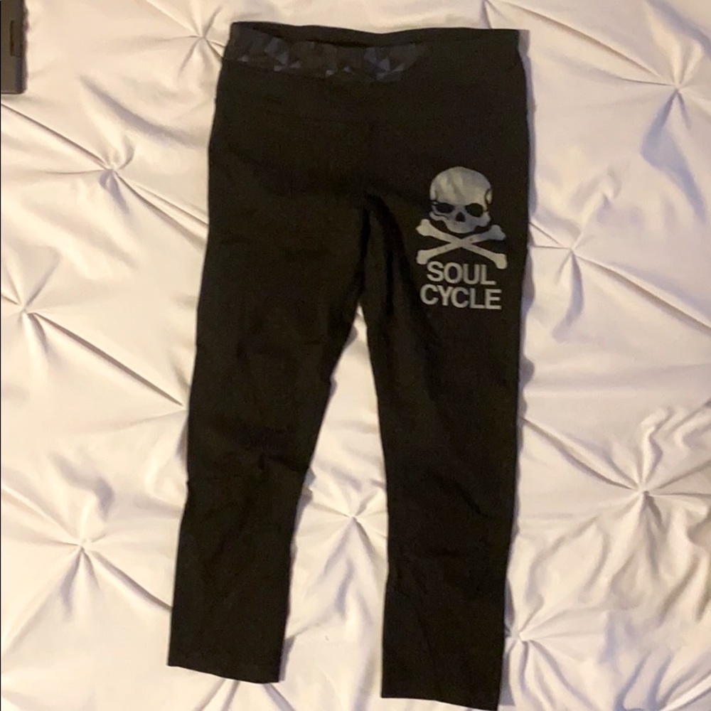 LuLulemon Soul Cycle Capris